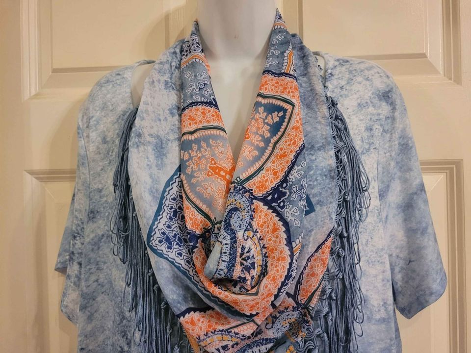 NWT Women's 2X Shirt & Attached Scarf 50 Inch Chest Original Price $32.00