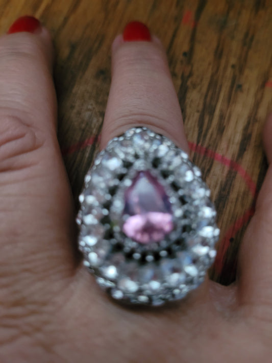 Women's Size 8 Ring Pink w/