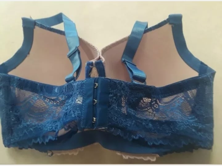 NWT Women's Underwire Bra Adjustable Straps D & DD CUPS