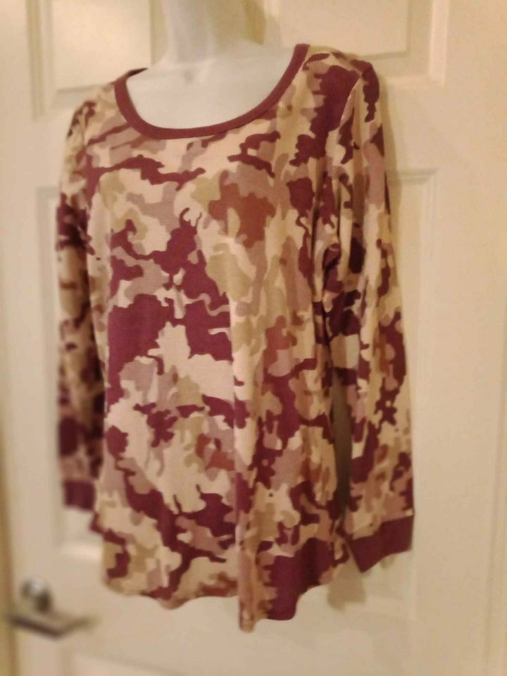 Roaman's Women's Small Mulberry Urban Camo Thermal Shirt